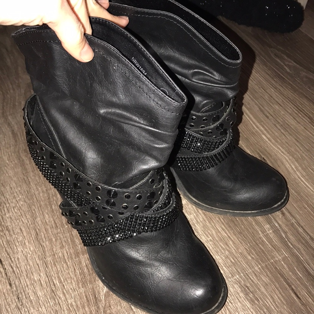 High heel boots